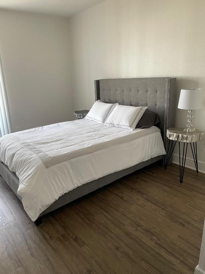 Villa Marina - Modern & Immaculate, Spacious, Gated Condo With Fireplace Pool, Gym, 2 Master Bedrooms Los Angeles Esterno foto